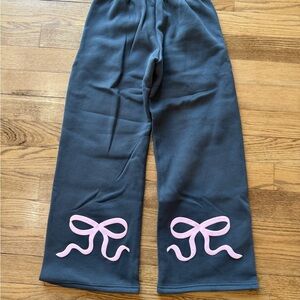 NWT Women’s XS Edikted gray bow sweatpants Bonney Bow Detail Sweatpants